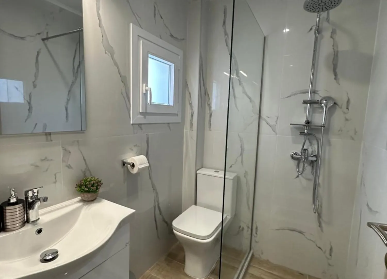 Anastasia Luxury Apartments Νέα Μουδανιά 0*,  Ελλάδα